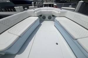 2023 Contender Center Console thumbnail 3