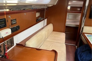 2011 Beneteau Oceanis 40 thumbnail 11