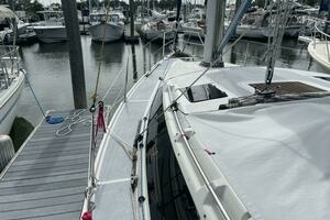 1991 Hunter 36 Vision thumbnail 6