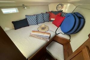 1991 Hunter 36 Vision thumbnail 29