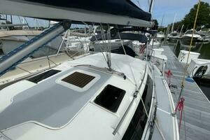 1991 Hunter 36 Vision thumbnail 10