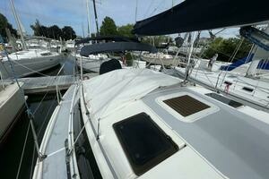 1991 Hunter 36 Vision thumbnail 9