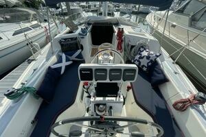 1991 Hunter 36 Vision thumbnail 21