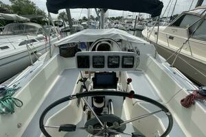 1991 Hunter 36 Vision thumbnail 19