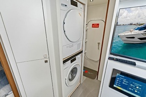 Dolce Far Niente 86ft Sunseeker Yacht For Sale