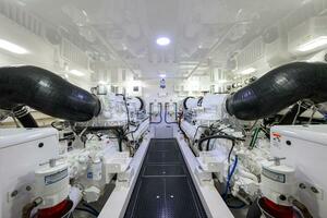 Viking 80 - LAMPLIGHTER - Engine Room