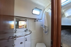 1999 Beneteau Oceanis 461 thumbnail 38