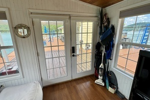 2008 Custom 13 x 29 Floating Cabin Approx 377sqft thumbnail 24