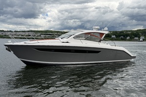 Lorimar 36ft Pursuit Yacht For Sale