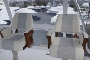 2020 58 Viking Convertible - Uno Mas 