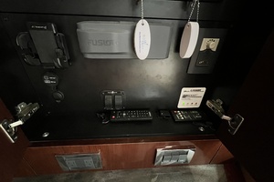 V Drives W Yacht Controller 51ft Sea Ray Yacht For Sale