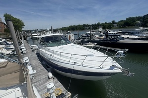 2006 Cruisers Yachts 520 Express thumbnail 2