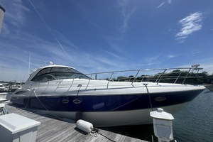 2006 Cruisers Yachts 520 Express thumbnail 3