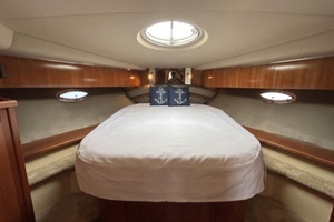 2006 Cruisers Yachts 520 Express thumbnail 26