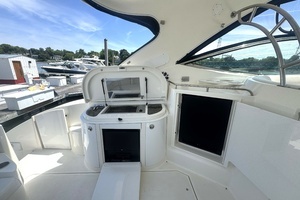 2006 Cruisers Yachts 520 Express thumbnail 10
