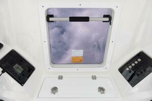 Photo 6155057 for 2027 Sea Fox 328 Commander  