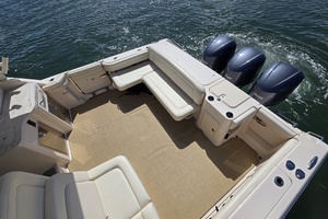 2019 Grady-White Freedom 375 thumbnail 11