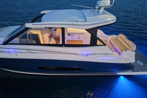 2022 Regal 36 Grand Coupe thumbnail 15