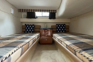 32ft Monterey Yacht For Sale