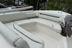 38FT (11.61M) TIARA YACHTS