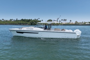In Stock 2025 Nimbus T11 314 40ft Nimbus Yacht For Sale