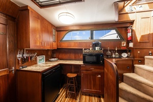 58ft Hatteras Yacht For Sale