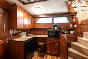 58ft Hatteras Yacht For Sale