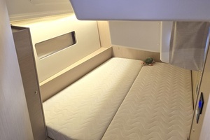 2022 Beneteau thumbnail 5