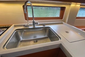 2019 Beneteau 51.1 thumbnail 12