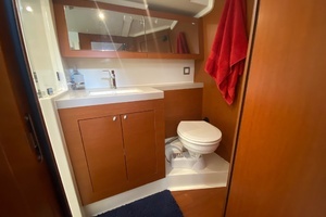 2019 Beneteau 51.1 thumbnail 16