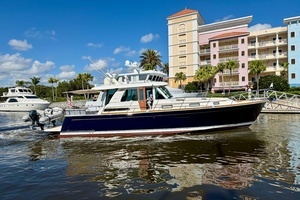 2016 Sabre 48 Salon Express thumbnail 3