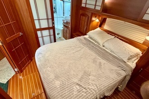 2016 Sabre 48 Salon Express thumbnail 19