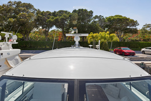 2023 Cruisers Yachts 50 CANTIUS thumbnail 17