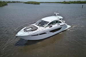 2023 Cruisers Yachts 50 CANTIUS thumbnail 2
