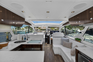 2023 Cruisers Yachts 50 CANTIUS thumbnail 44