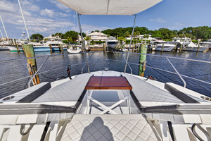 2023 Cruisers Yachts 50 CANTIUS thumbnail 10
