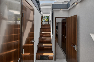 2023 Cruisers Yachts 50 CANTIUS thumbnail 79