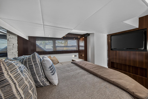 50FT (15.24M) CRUISERS YACHTS