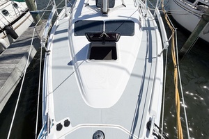 CURRENT ESCAPE 36ft Hunter Yacht For Sale