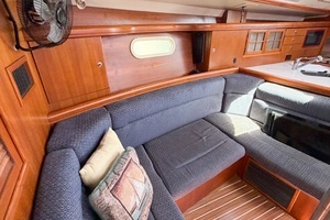 2005 Hunter 36 thumbnail 48