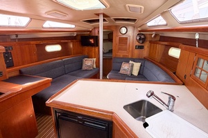 CURRENT ESCAPE 36ft Hunter Yacht For Sale