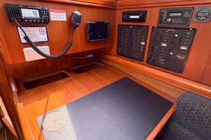 CURRENT ESCAPE 36ft Hunter Yacht For Sale