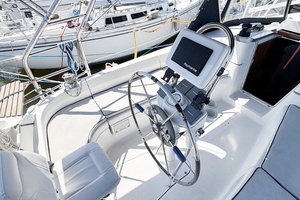 CURRENT ESCAPE 36ft Hunter Yacht For Sale