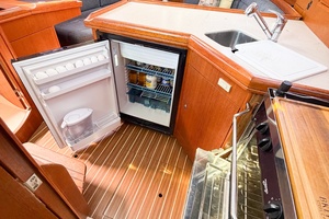 CURRENT ESCAPE 36ft Hunter Yacht For Sale