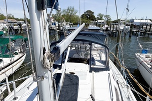 CURRENT ESCAPE 36ft Hunter Yacht For Sale