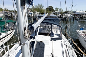 2005 Hunter 36 thumbnail 83
