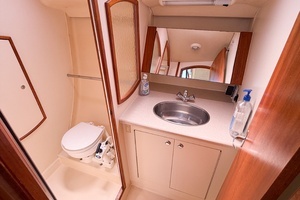2005 Hunter 36 thumbnail 55