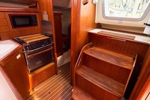 2005 Hunter 36 thumbnail 35