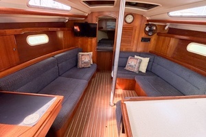 2005 Hunter 36 thumbnail 38