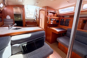 CURRENT ESCAPE 36ft Hunter Yacht For Sale